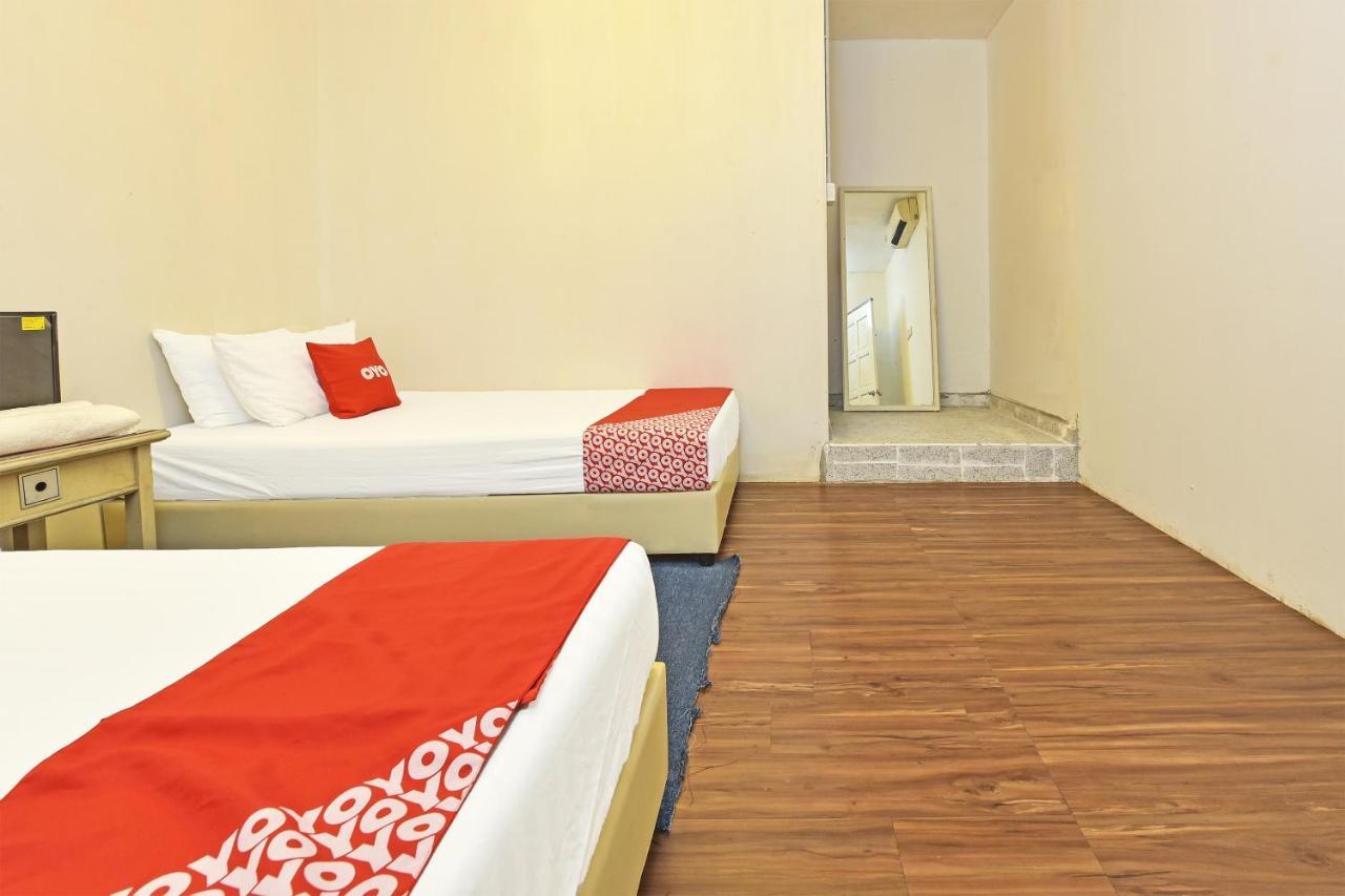F Hotel Sungai Dua Bukit Exterior foto